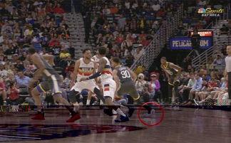 库里滑倒视频,篮球场上的惊险一幕