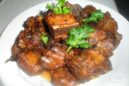 红烧排骨的视频做法,色泽红亮，肉质鲜嫩，一学就会的烹饪秘诀